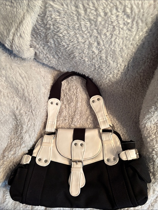 None Handbags - Classic Two-Tone Black and White Shoulder Bag